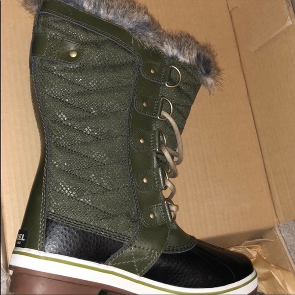 Sorel Boots - Picture 1 of 4